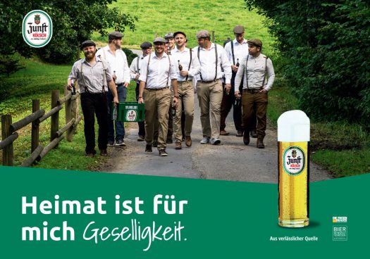Das neue ZUNFT Kölsch Kampagnenmotiv 2018 mit den Sängern von „Spatzollinaris“ aus Frielingsdorf ist ab Mitte April auf Plakaten und Anzeigen in der Region zu sehen